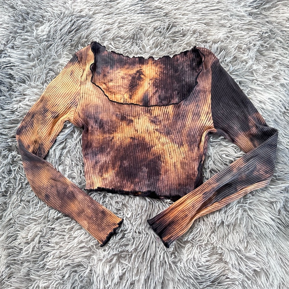 Tie-Dye Long Sleeve Crop Top